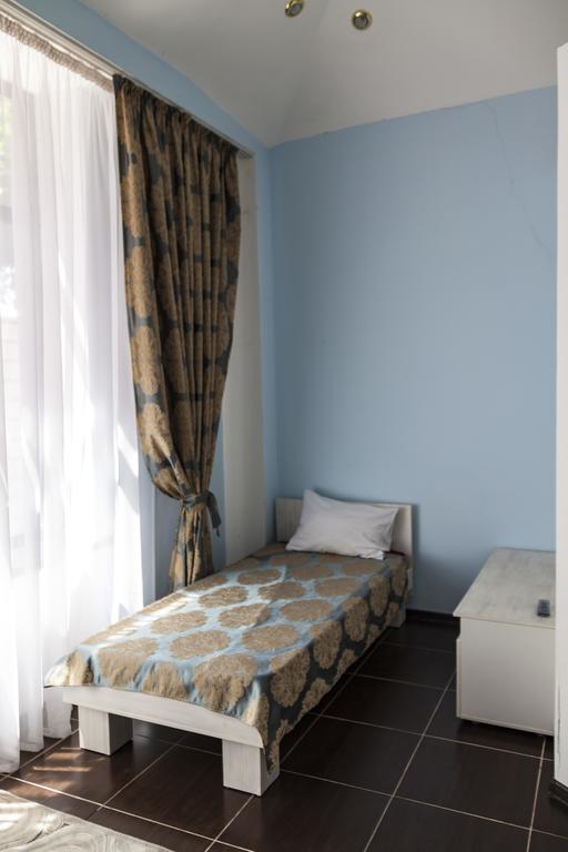 Tiflis Hotel Ałma Ata Pokój zdjęcie