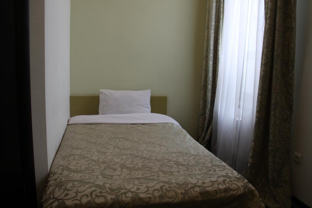 Tiflis Hotel Ałma Ata Pokój zdjęcie